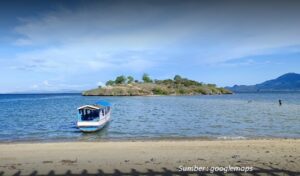 Pantai Lariti Punya Fenomena Laut Terbelah Yang Bisa Kamu Nikmati