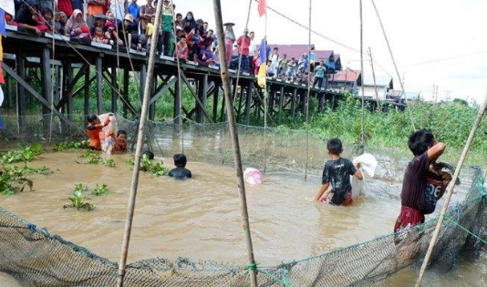 Menyapa Pesut Mahakam di Desa Wisata Pela, Kalimantan Timur