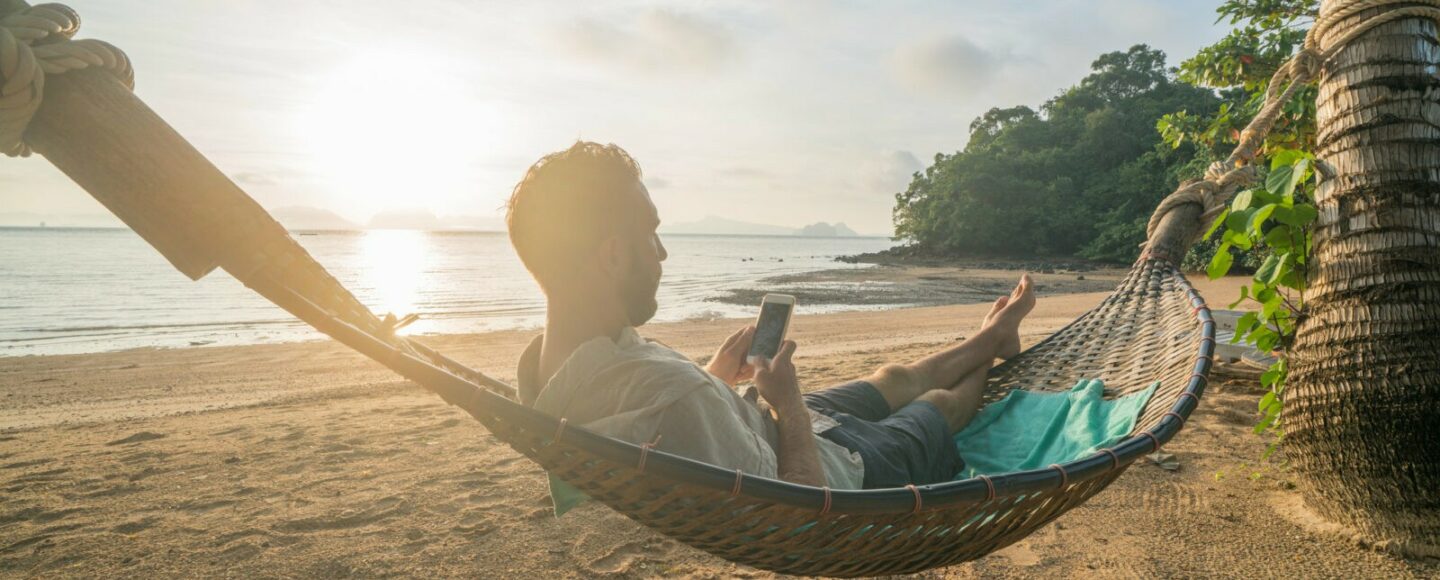 5 Smartphone Murah Ini Siap Jadi Teman Traveling Kamu!