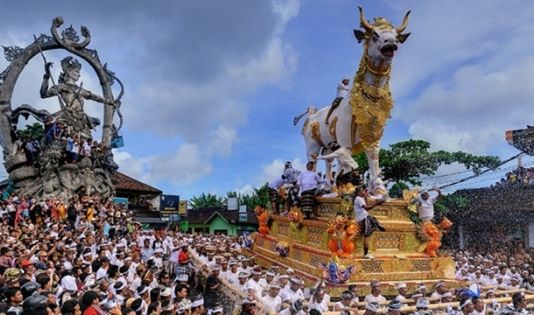 Ritual Upacara Adat di Bali