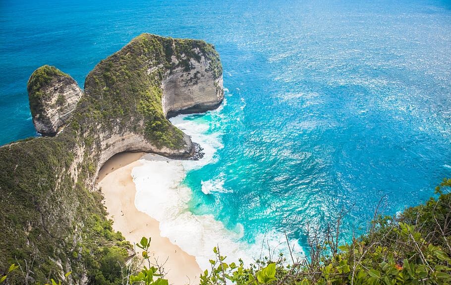 Keren! Keindahan Pantai Kelingking Nusa Penida Kalahkan Pantai Bondi Australia