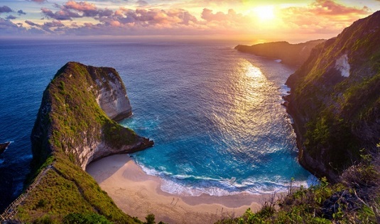 Keren! Keindahan Pantai Kelingking Nusa Penida Kalahkan Pantai Bondi Australia