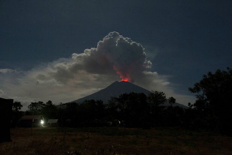 8 Erupsi Gunung Terdahsyat di Indonesia
