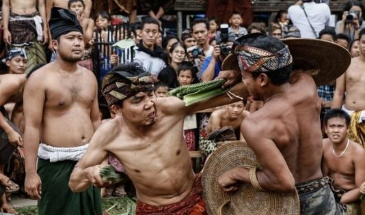 5 Tradisi Pacaran Unik di Dunia Termasuk Dari Indonesia