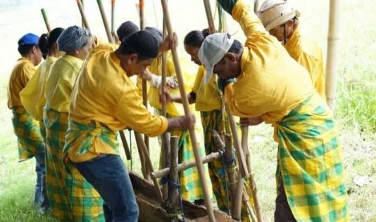 Ritual panen unik di Indonesia