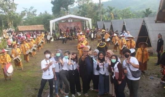 Satu Bulan di Desa Wisata Jawa Barat, Peserta Magang Merdeka Pigijo Kini Fokus Bungkus Produk Paket Wisata