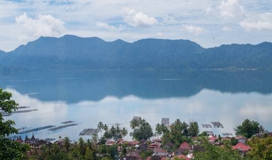 tempat wisata di Padang terbaru Danau Maninjau 