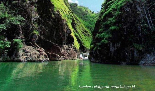 Tempat wisata di Garut yang lagi hits Leuwi Tonjong 