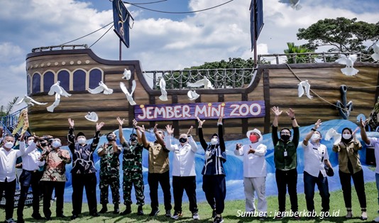 tempat wisata di Jember yang baru  Jember Mini Zoo
