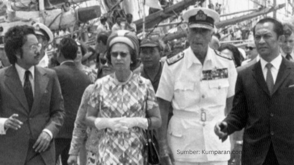 Ratu Elizabeth II, Pangeran Philip, Gubernur Ali Sadikin, Pelabuhan Tanjung Priok, Royal Yacht