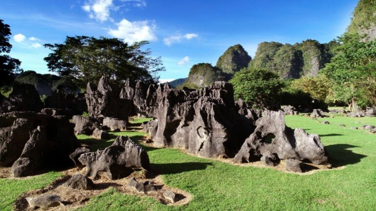 Riang Bertualang Di Taman Arkeologi Leang-Leang Maros - Pigiblog