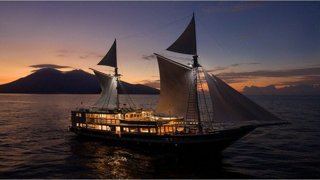 Wisata Kapal Pinisi dan Tangguhnya Pelayaran Nusantara