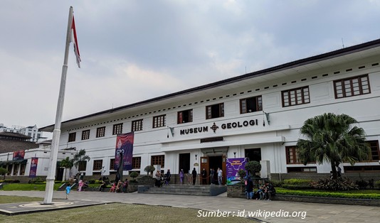 Wisata Museum Geologi Bandung