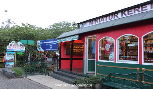 Taman Miniatur Kereta Api Floating Market Lembang