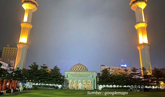 Destinasi Wisata Religi di Jawa Barat Masjid Agung Bandung