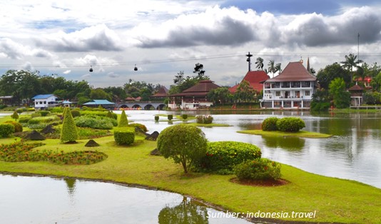Berkunjung ke Taman Mini Indonesia Indah untuk Pertama Kali