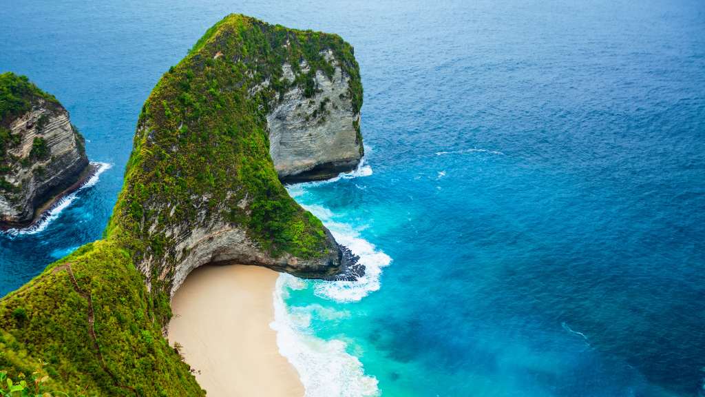 Keren! Pantai Kelingking Kembali Masuk Daftar 25 Pantai Terbaik Dunia