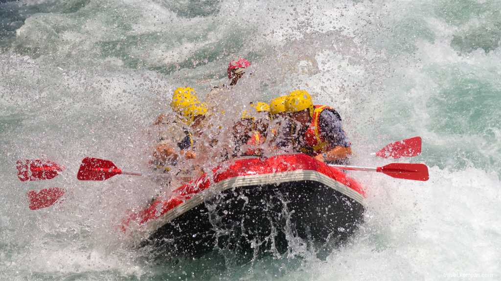 Trip Seharian Penuh Tantangan, Rafting Pangalengan Cuma 400 Ribuan!