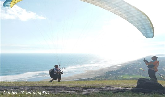 Bukit Paralayang Watugupit