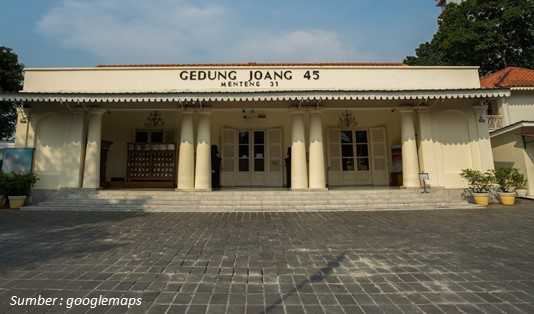 Wisata dekat stasiun Gondangdia Gedung Joang 45