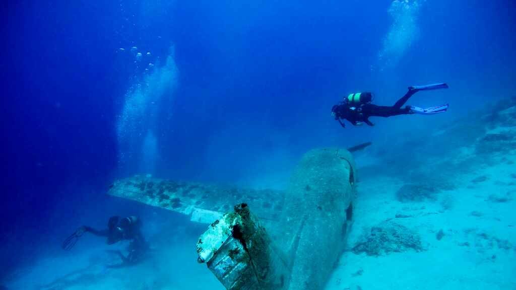 7 Tempat Wreck Diving di Indonesia yang Unik