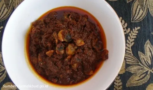 Makanan Khas Pesisir Selatan Rendang Lokan