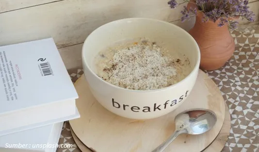 Tips Memilih dan Membuat Oatmeal Instan yang Sehat