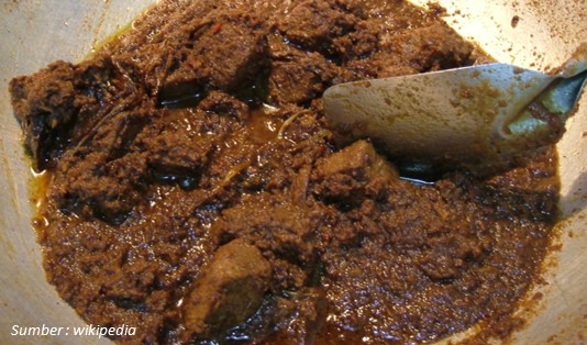 Makanan Khas Payakumbuh Rendang