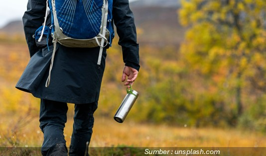 Botol Minum dengan Filter Air Terintegrasi