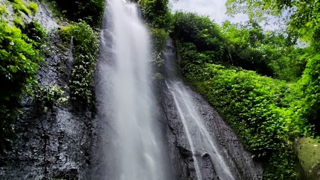 Curug di Bogor yang Wajib Dikunjungi