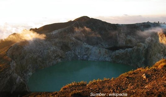 Kaldera Gunung kelimutu