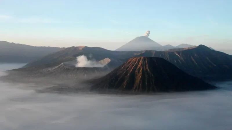 Keindahan Alam Kaldera Indonesia