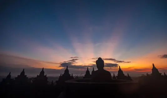 Candi Borobudur, The Financial Times, candi, yogyakarta, magelang, unesco, waisak, thomas stamford raffles, lampion